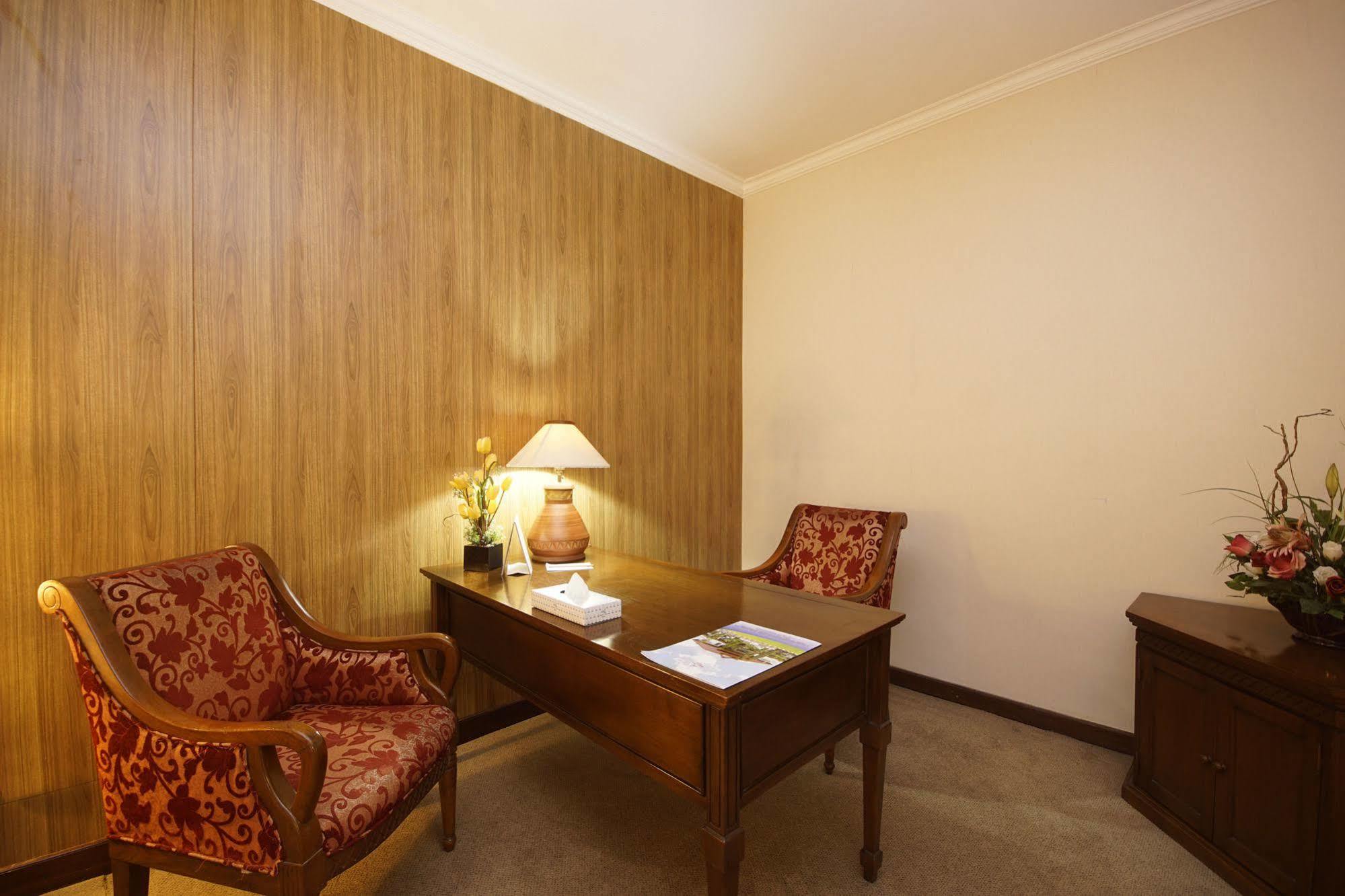 Bahari Inn Tegal Luaran gambar