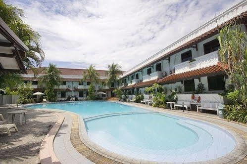 Bahari Inn Tegal Luaran gambar