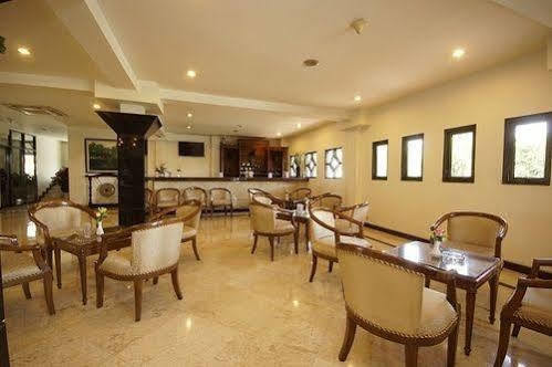 Bahari Inn Tegal Luaran gambar